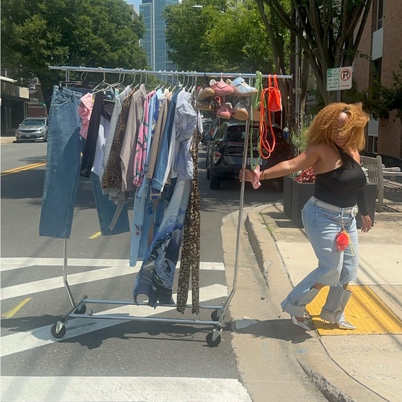 Meet your Posher, Alexis - Picture 4 of 5